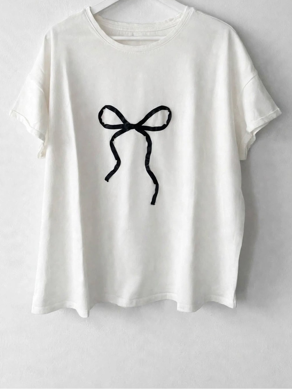 VOGLO Paris White Bow T-Shirt Black Ribbon Graphic Oversized Boxy Size L/XL